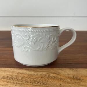 Farberware CALAIS Tea Cup White Embossed 22K Gold Trim